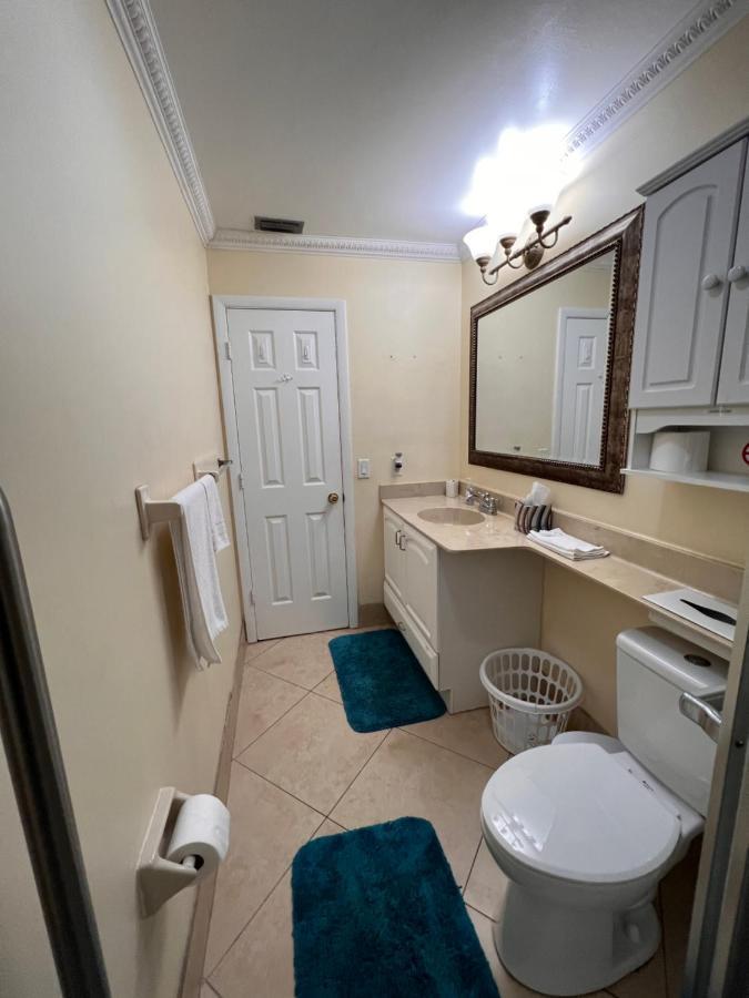 Entire Single Family Home 3 Bed 2 Bath In Water Front Big Cozy Back Yard View Coconut Creek Exterior photo
