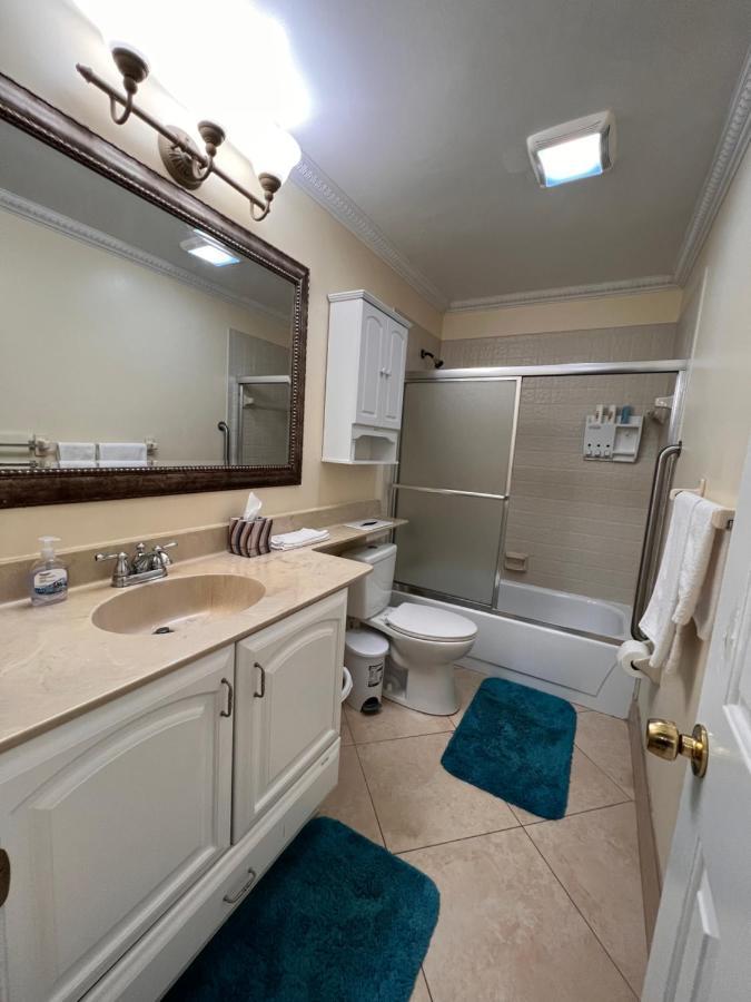 Entire Single Family Home 3 Bed 2 Bath In Water Front Big Cozy Back Yard View Coconut Creek Exterior photo