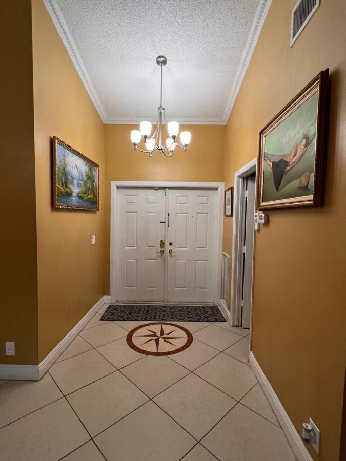 Entire Single Family Home 3 Bed 2 Bath In Water Front Big Cozy Back Yard View Coconut Creek Exterior photo